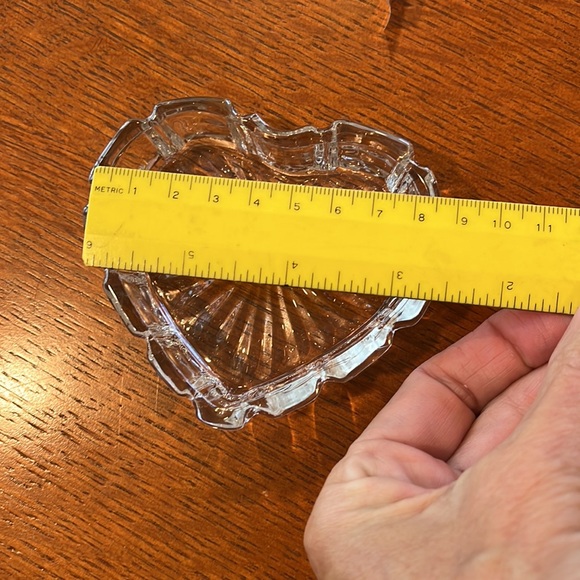 Heart shaped trinket box with lid - Picture 7 of 7